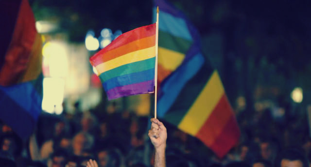 ”هيومن رايتس ووتش” تدعو السلطات العراقية الى الكف عن مضايقة واعتقال أفراد مجتمع الميم