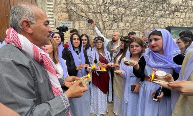 ما هو عيد الأربعاء الذي يحتفل به الايزيديون في اول اربعاء من شهر نيسان الشرقي؟