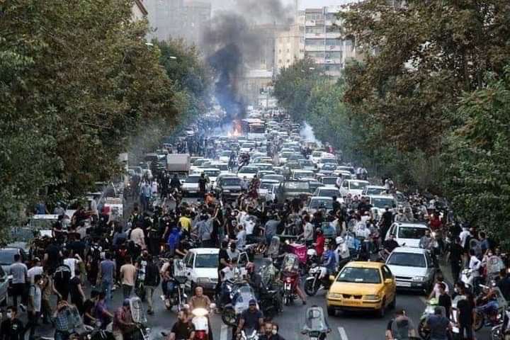 قيادي كردي معارض لإيران: النظام الايراني يواصل انتهاك الحريات وحقوق الانسان منذ أكثر من 43 عاما